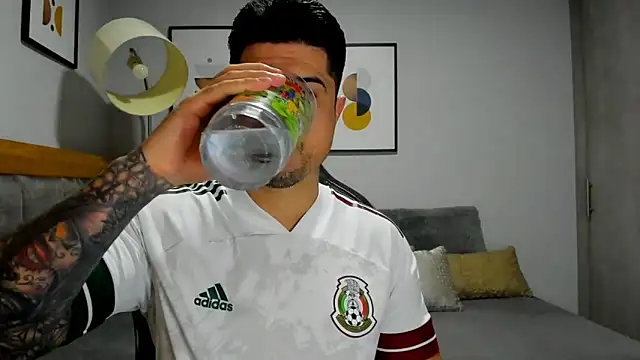 Snapshot of Dante_Storm chatting on 11/25/25, 04:24 Dante Storm online show from 11/25/25, 04:24