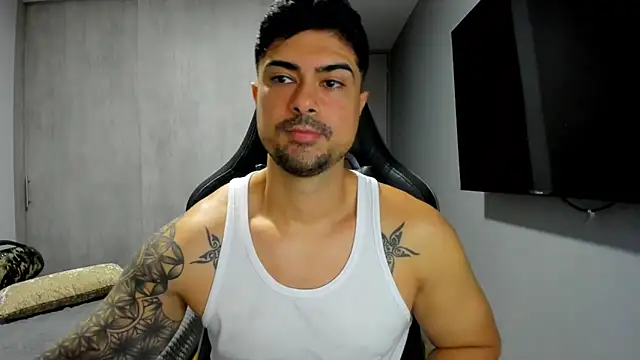 Snapshot of Dante_Storm chatting on 11/15/25, 02:21 Dante Storm online show from 11/15/25, 02:21