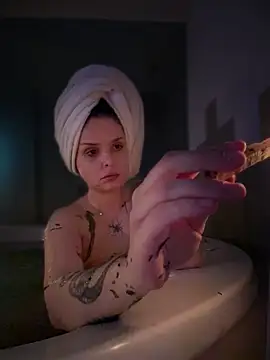 LoganPeny online show from 12/17/25, 07:08