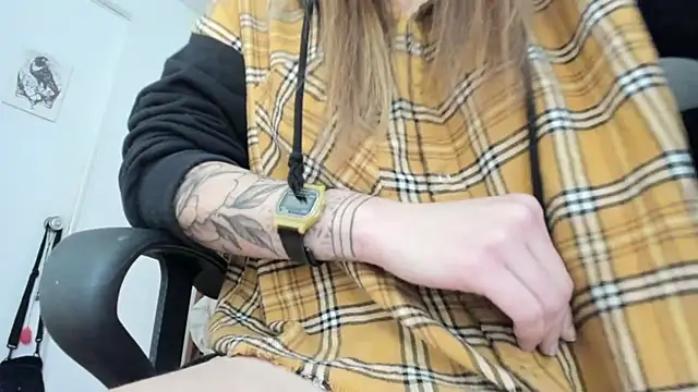 Hat girl online show from 03/07/26, 04:52