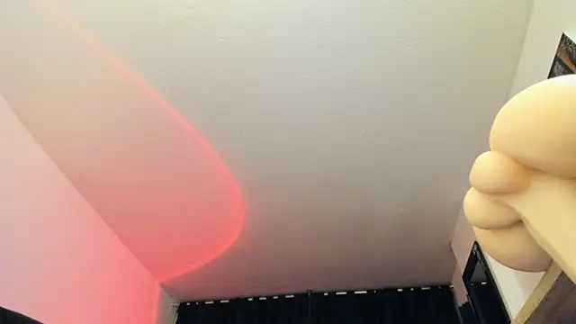 Hat girl online show from 12/04/25, 03:16