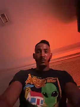 Snapshot of Foxdaguy chatting on 11/15/25, 07:01 Foxdaguy online show from 11/15/25, 07:01