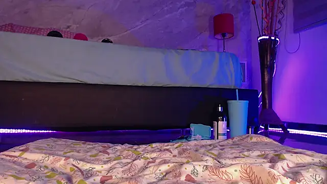 catmolly  online show from 12/20/25, 11:18