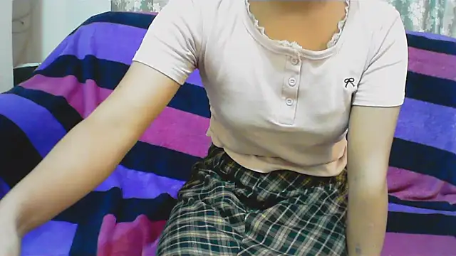 Snapshot of LAYLA_600 chatting on 11/12/25, 12:20 LAYLA 600 online show from 11/12/25, 12:20