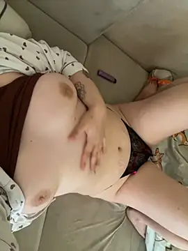 Snapshot of IMHORNYWET chatting on 09/30/25, 09:48 IMHORNYWET online show from 09/30/25, 09:48