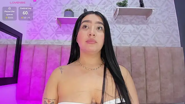 MelinaCruz online show from 11/01/25, 04:30