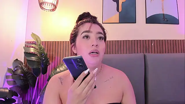 Snapshot of MelinaCruz chatting on 05/29/26, 01:55 MelinaCruz online show from 05/29/26, 01:55