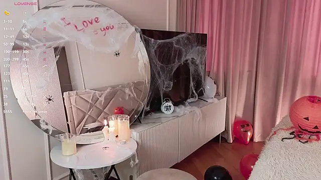 NormaCusson online show from 10/30/25, 08:23