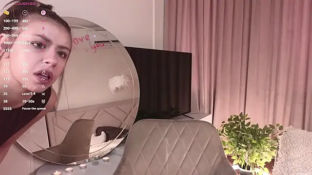 NormaCusson online show from 10/26/25, 07:31