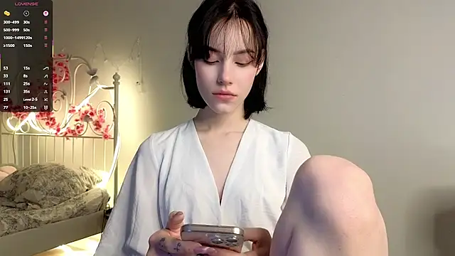 Snapshot of glamourr chatting on 10/14/25, 09:43 glamourr online show from 10/14/25, 09:43