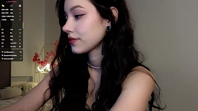 Snapshot of glamourr chatting on 11/14/25, 09:35 glamourr online show from 11/14/25, 09:35