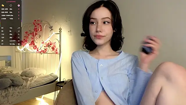 Snapshot of glamourr chatting on 10/03/25, 09:00 glamourr online show from 10/03/25, 09:00