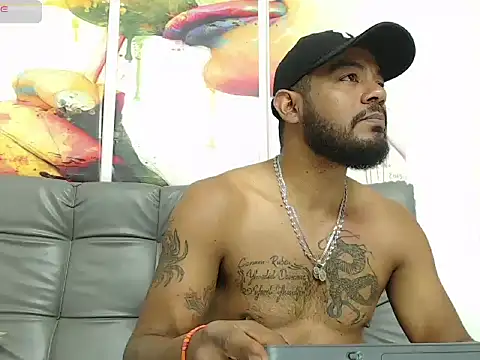 BladeFoxxx1 online show from 10/21/25, 04:12