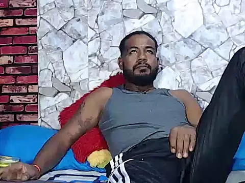 BladeFoxxx1 online show from 02/19/26, 03:58