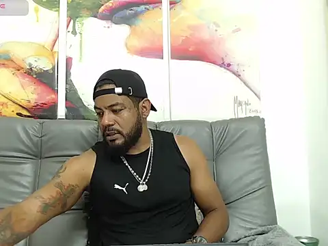 BladeFoxxx1 online show from 10/29/25, 05:39