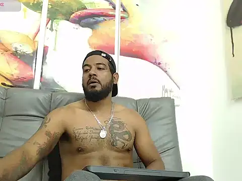 BladeFoxxx1 online show from 11/25/25, 03:29