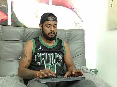 BladeFoxxx1 online show from 11/03/25, 05:27