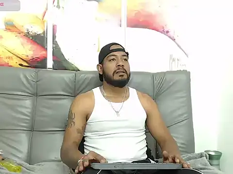 BladeFoxxx1 online show from 10/27/25, 12:28