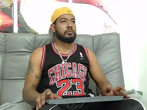 BladeFoxxx1 online show from 10/26/25, 11:49