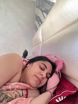 Veramaia online show from 04/14/26, 02:44