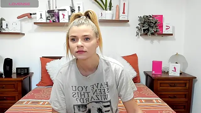 HaleyReedme online show from 09/29/25, 06:53