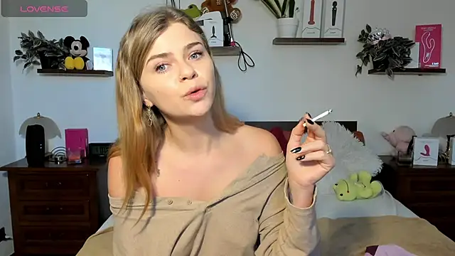 HaleyReedme online show from 11/18/25, 08:06