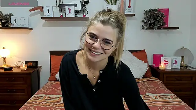 HaleyReedme online show from 10/06/25, 07:20