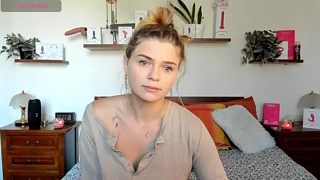 HaleyReedme online show from 10/21/25, 08:03