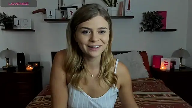 HaleyReedme online show from 10/08/25, 09:22
