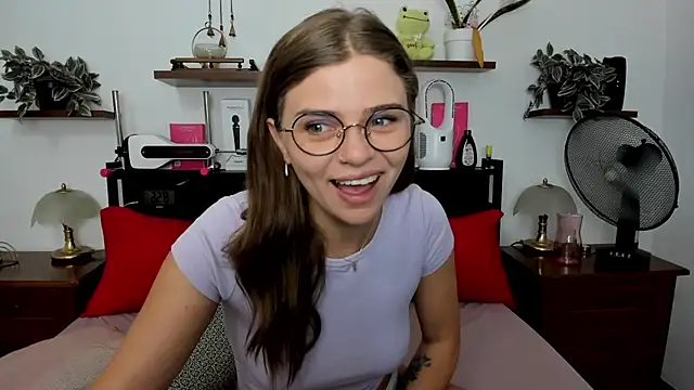 Snapshot of HaleyReedme chatting on 07/16/26, 07:05 HaleyReedme online show from 07/16/26, 07:05