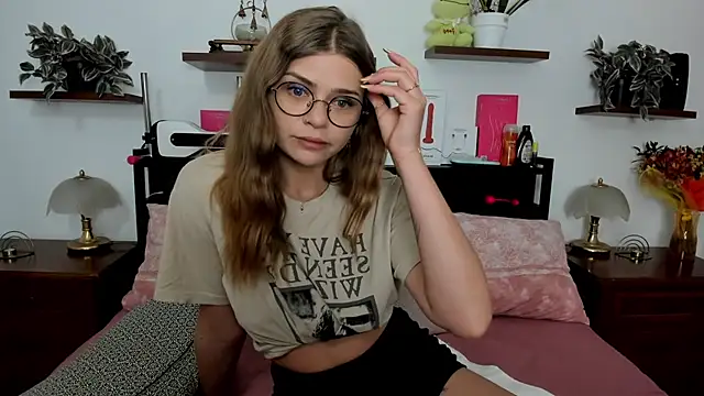 Snapshot of HaleyReedme chatting on 06/16/26, 06:57 HaleyReedme online show from 06/16/26, 06:57