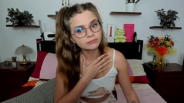 Snapshot of HaleyReedme chatting on 06/07/26, 07:02 HaleyReedme online show from 06/07/26, 07:02