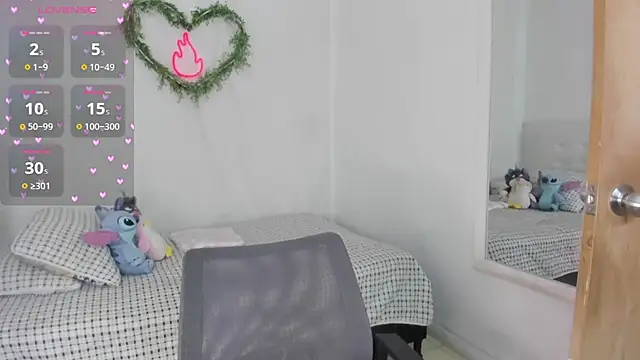 Brithanycullen online show from 04/13/26, 02:32