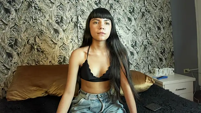 Snapshot of kitty-kryss chatting on 03/12/25, 05:07 kitty-kryss online show from 03/12/25, 05:07