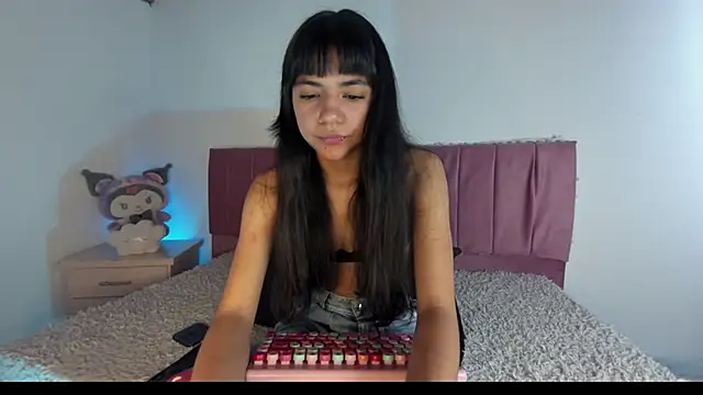 Snapshot of kitty-kryss chatting on 09/23/25, 02:02 kitty-kryss online show from 09/23/25, 02:02