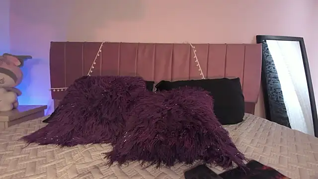 Snapshot of kitty-kryss chatting on 02/11/26, 06:41 kitty-kryss online show from 02/11/26, 06:41