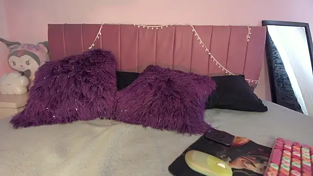 kitty-kryss online show from 03/24/26, 03:34