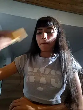 Snapshot of kitty-kryss chatting on 11/16/25, 03:11 kitty-kryss online show from 11/16/25, 03:11