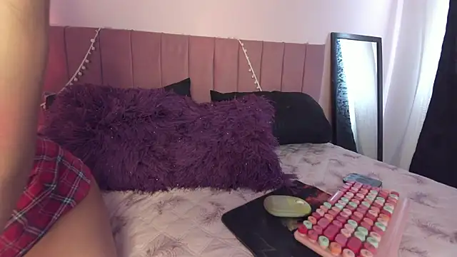 Snapshot of kitty-kryss chatting on 02/02/26, 02:38 kitty-kryss online show from 02/02/26, 02:38