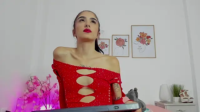 Snapshot of alana_111 chatting on 10/11/25, 02:56 alana 111 online show from 10/11/25, 02:56