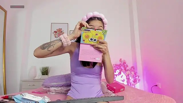 alana 111 online show from 11/28/25, 03:28