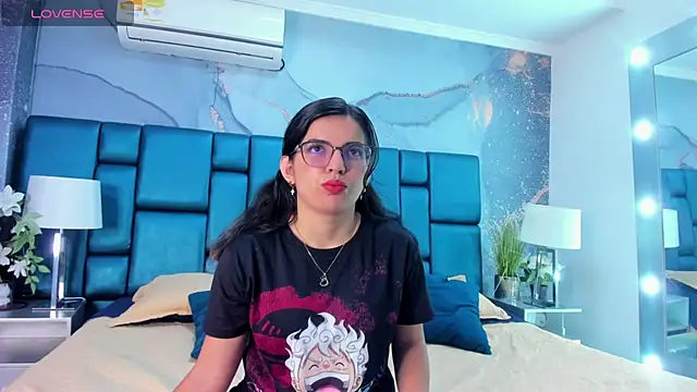 JulietSofia online show from 03/22/25, 02:58