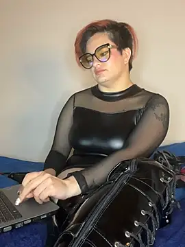 Snapshot of Mistress_Niky_ chatting on 03/21/25, 01:34 Mistress Niky online show from 03/21/25, 01:34