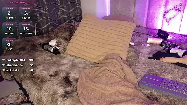 Snapshot of natasha__black chatting on 12/19/25, 07:22 natasha black online show from 12/19/25, 07:22