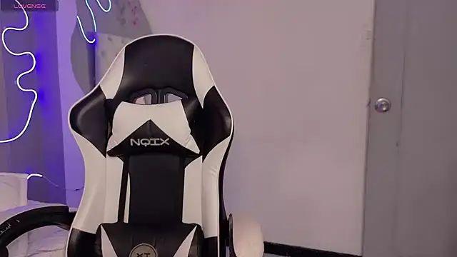 natasha  black online show from 01/14/26, 07:39