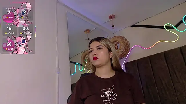 Snapshot of natasha__black chatting on 12/01/25, 07:37 natasha black online show from 12/01/25, 07:37