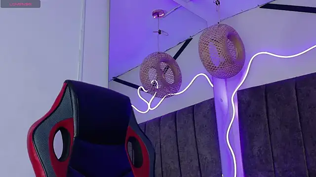 Snapshot of natasha__black chatting on 10/24/25, 07:35 natasha black online show from 10/24/25, 07:35