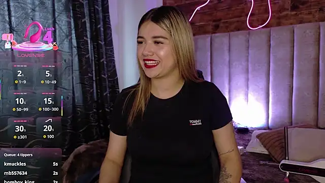 Snapshot of natasha__black chatting on 11/24/25, 07:36 natasha black online show from 11/24/25, 07:36