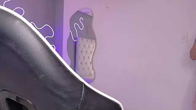 natasha  black online show from 01/11/26, 08:05