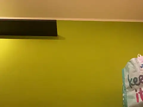 Snapshot of YoungTopGuy chatting on 11/30/25, 04:57 YoungTopGuy online show from 11/30/25, 04:57